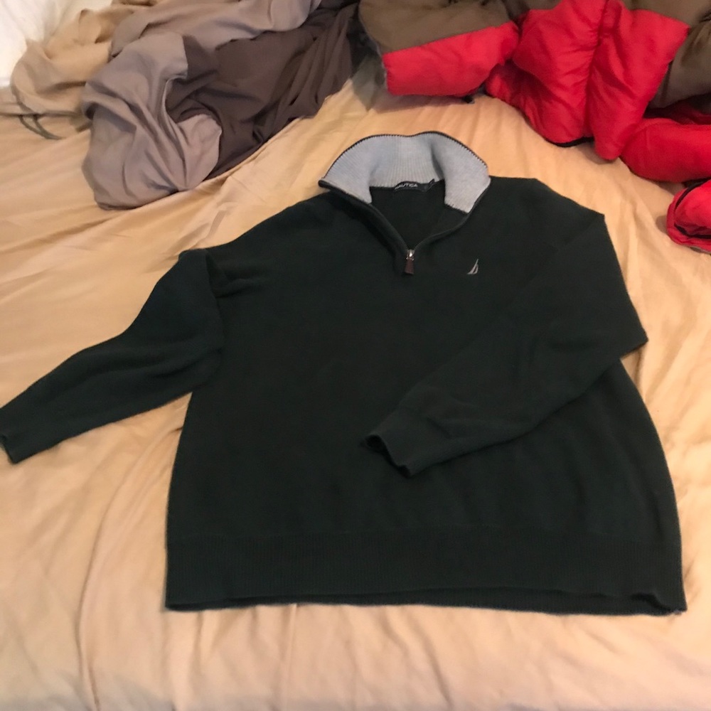 Nautica brand Men’s size small pull over sweater